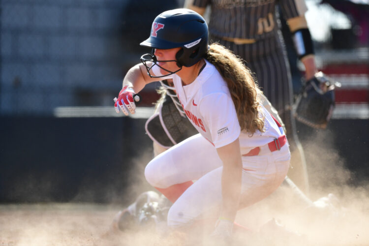 YSU splits twinbill with Oakland